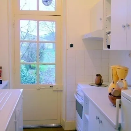 Holiday home Maison Independante Pres Du Village Medieval Avec Jardin Clos, Parking Et Equipements Complets - Fr-1-489-15